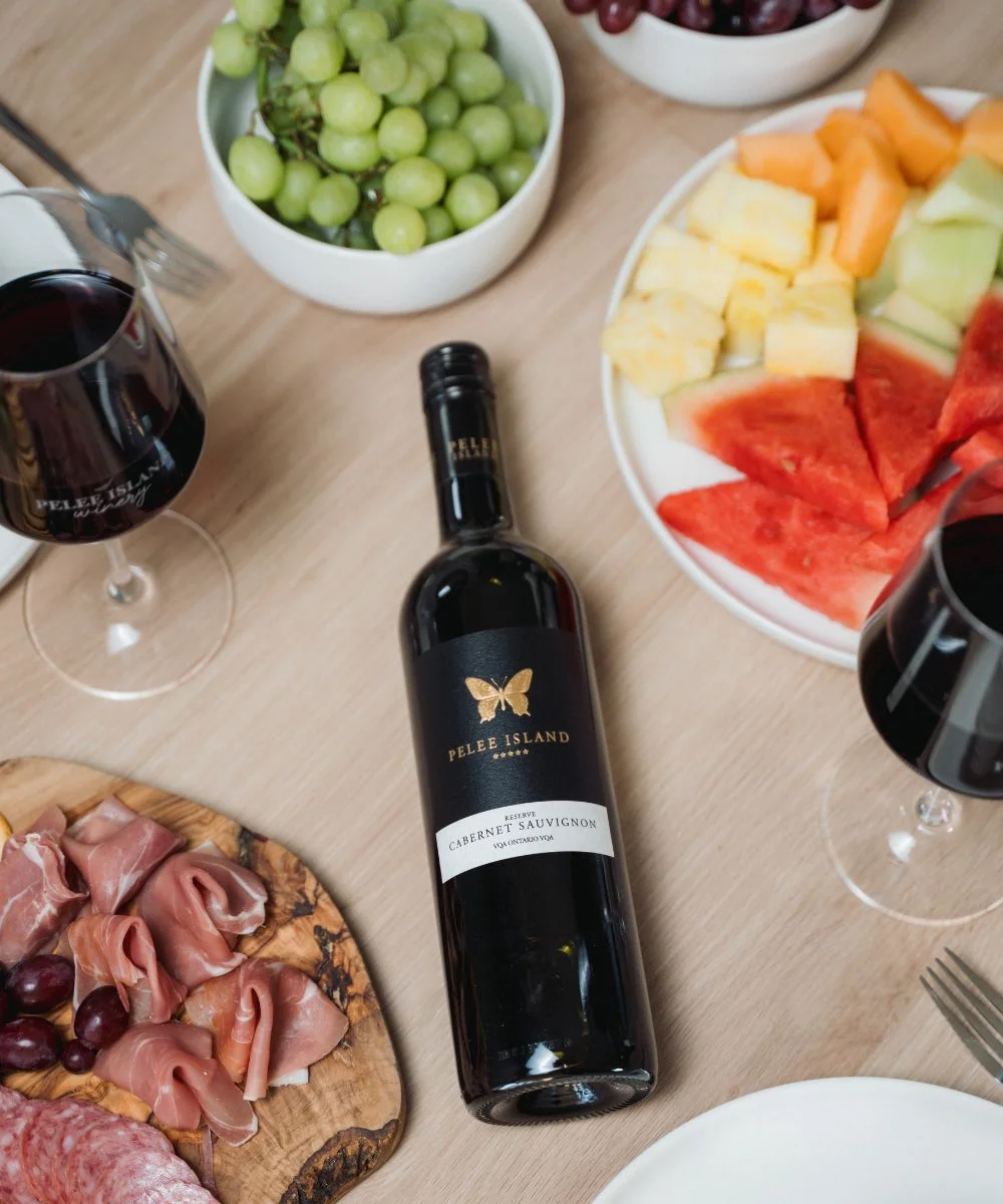 Cabernet Sauvignon Reserve with the fods on the Table