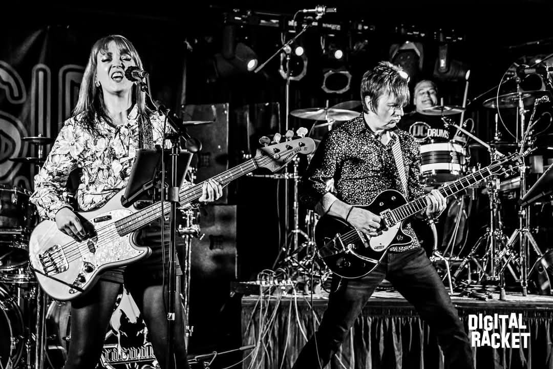 Stereobabe Perform Live at Stage